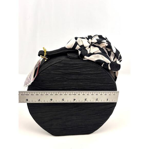 Black Rowallan Scotland Round Silk Jewelry Box Travel Case NWT Compartments - Picture 8 of 16